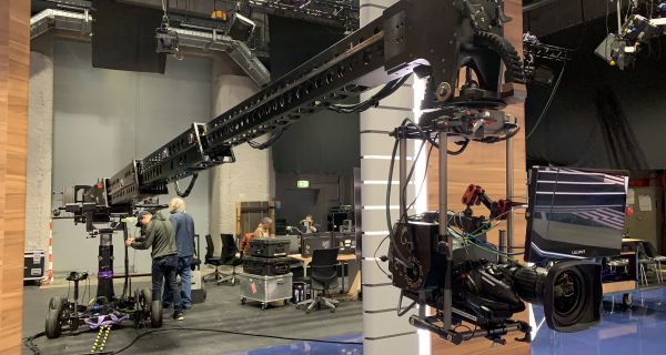 MovieBird 24 / Micro Scorpio Head - Aktenzeichen XY